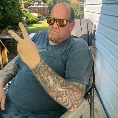 Corry1Evenson's profile picture. Does Barry Manilow know that you raid his wardrobe? Single father of two and habitual college football watcher #HookEm.