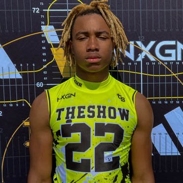 Class of 2029 Student Athlete RB / WR, Carmel Catholic High School 847-262-8389 jeronmatthews@gmail.com 3.5 gpa, 4.7 40yrd dash, squat:325x5 bench:205pr 6’1 185