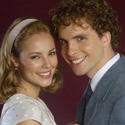 ☆15.05.21-Thi Segue☆
♡Uma garotinha cheia de sonhos e apaixonadisdima por novelas...(Mas já devem saber né?)
