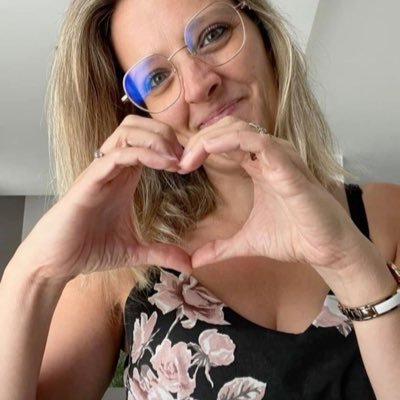 Je m’appelle Anne-Marie je suis célibataire à la recherche d’une relation sérieuse