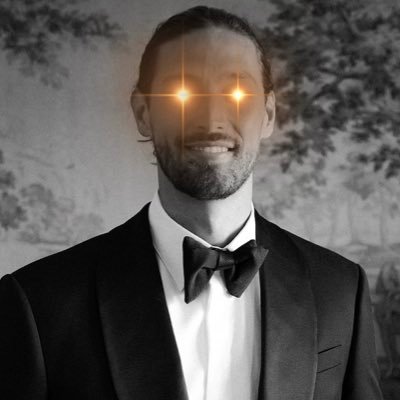 X needs more humans 👋 Covering Bitcoin, AI, Tech & Stocks for fun, come hang out • IRL: 6'8 marketing hacker, surfer, advisor @21RatesBitcoin • not advice