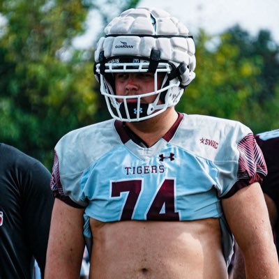 OL, 6’3, 300, 365 bench, 520 squat, Texas Southern University, #904-923-0733, NCAA ID#2302788771