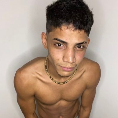 💫 🇻🇪VENEZOLANO CON 21CM🇻🇪💫 https://t.co/YGPxCDnFxi