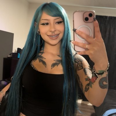 *ੈ✩‧₊˚ 26 she/they *ੈ✩‧₊˚ DMs for content only. ask for my menu 🖤 NO meets or ft