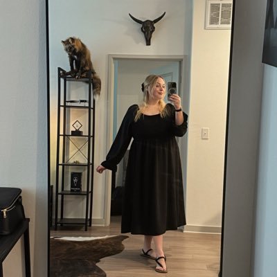 nicolesweird's profile picture. nothing to see here...