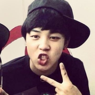 jimin eu nasci pra ser seu chicletinho e voce nasceu pra ser o meu grudinhoooo