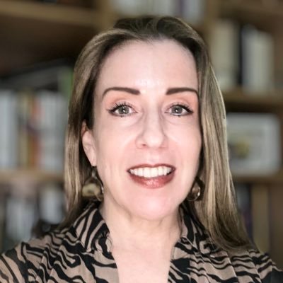 Julia Santibáñez Profile