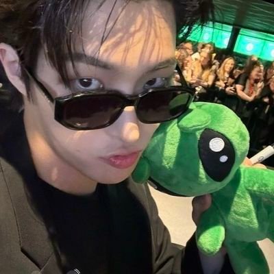 22 — yvngi, volkacio nd hannigram enthusiast. Chase atlantic fan. Carlover.