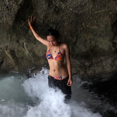 shehatesjuztine's profile picture. a spark.. a beginning