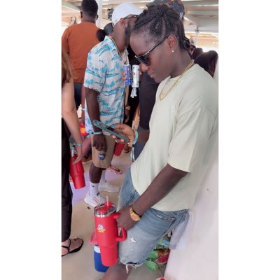 Shonaballer47's profile picture. Barbados and West Indies cricketer #TeamCricket🏏 Trust in the Lord God first 🙏