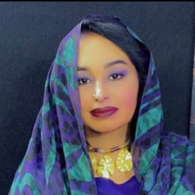 كاتبة 📚 صحفية .. مذيعة 🌹 معدّ ومقدم برامج .. أؤمن بقوة الكلمة وأثر الصوت .. بين المايكروفون والنص أصنع الحكاية