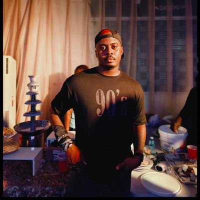 Economist|| Business man|| Hustler||Clearing doubts on a daily.. CHELSEA FI LIFE 💙✊🏽
WORLD CHAMPIONS 💙🏆