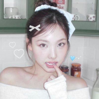 nayeon_tsuki's profile picture. 