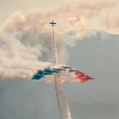 Quando pensi di non farcela, pensa che qualcuno vorrebbe amare quella vita che sta vivendo,ed invece lotta per non perderla
