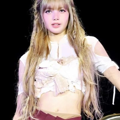 Wendy Will
Quanto mais eu tento me afastar,mas o destino te trás para mim, será que és a minha metade? 🌈