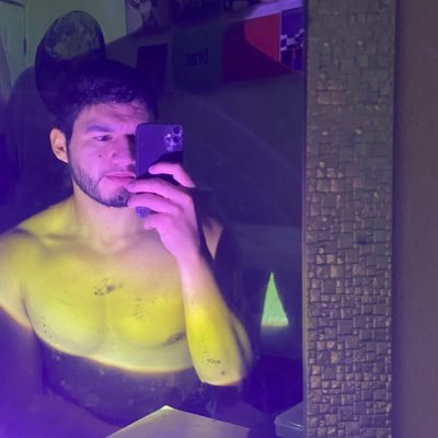 Chico gay latino 👣 no pongo mi cara porque me da pena