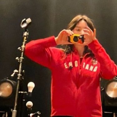 fullmach1nee's profile picture. you kept me like a secret but I kept you like an oath