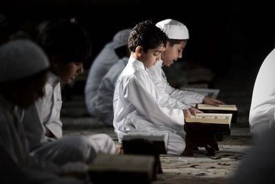 𝓔𝓿𝓵𝓲 🧕👳💍♥️
𝓗𝓪𝓯ı𝔃 , 📚
𝓐𝓻𝓪𝓹ç𝓪 ...✍️
”خيرُكُم خَيرُكُم لأَهْلِهِ وأَنا خيرُكُم لأَهْلي“