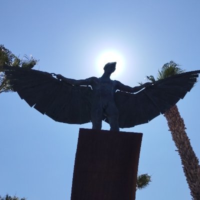 Él. Estudiante de Arqueología en Graná. AutisTdah. Me paso el día hablando de gente que sólo existe en mi cabeza.
LEAN YA MARLENE Y CEFIRONAUTICAS EN WATTPAD👇