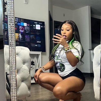 SandraK2967's profile picture. I’m down here for anything and I want someone who’s honest and trustworthy