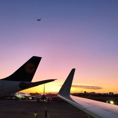 kapitanbamski_'s profile picture. ✈︎ aircraft engineer / kpop stan