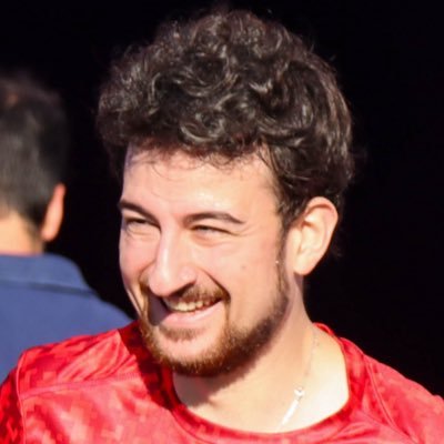 Administrativo, educador infantil, superheroe... // Presidente de @elcladecigales // Organizo la @aftertuitcup // Graduado el 19/02/2023 de la mejor forma