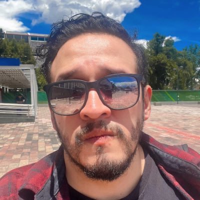No es el libro el que discrimina según el estatus, son los hombres quienes lo hacen…