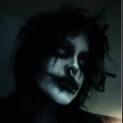 Alan_tlpg's profile picture. Soy una serie de pequeñas victorias y grandes derrotas y estoy tan asombrado como cualquier otro de haber llegado
hasta aquí.