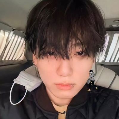 ✳︰lendocomavis on ig | apenas tagarelando sobre livros • bangtan • f1 • doramas • animes • lifestyle.
ㅤㅤㅤㅤㅤㅤㅤㅤㅤ. . . look for me at @us_armyhope