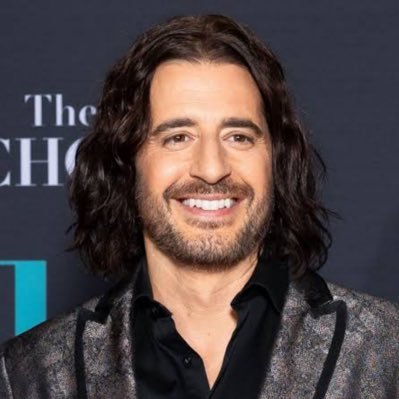 RoumieJoanthan's profile picture. Go through