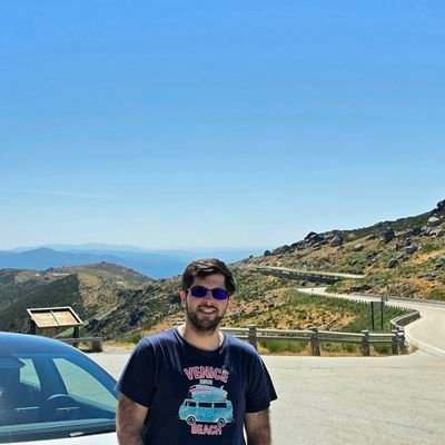 vhol93's profile picture. @vhol93