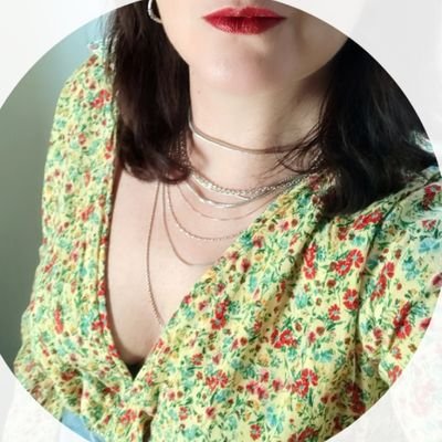 MChiara25's profile picture. Come la Pimpa, però a righe.
Più carina in foto che dal vivo, più simpatica quando scrivo che quando parlo.