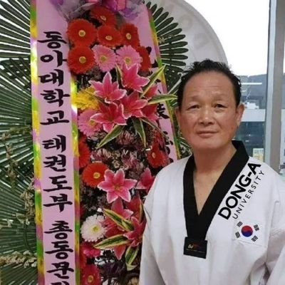 안녕하세요
정말 반갑습니다
대한민국 태권도발전을 위하여 건강을지키고 태권도를 사랑하는 동대스타태권도
DONG-A UNIVERSITY
태권도king 총관장이재수 입니다
많은응원 부탁드립니다!
여러분 항상 코로나 조심 하시고 언제나 건강하시고 행복한일만 늘~가득하시길 기원드립니다