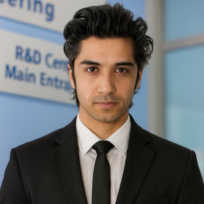 SafariAyza's profile picture. PE