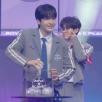 yije (@ychenverse) 's Twitter Profile