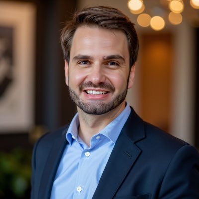 MatheusVianaBr1's profile picture. Adjunct Professor at @UEMaringa. Coordinator LATRAPS Research Lab. Digital Platform Economy, Data Work, A.I, Clinical Sociology.