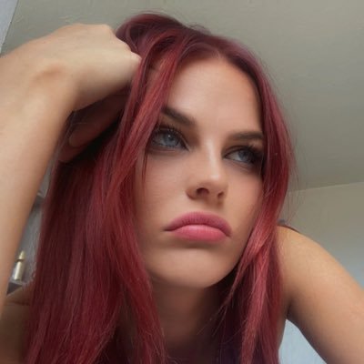 AGE VERIFIED find in link 😘 25. 🔞 Love to be spoilt and control ultimate foot losers 🫵🏼⛓️💥 £22 tribute to talk❤️🔥