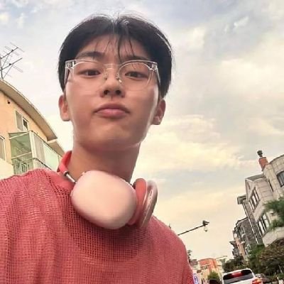 svnh_clrn's profile picture. 