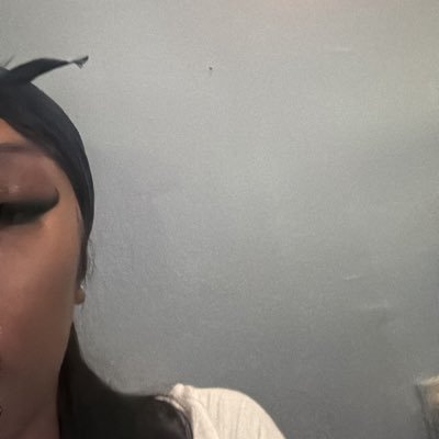 realxlvv's profile picture. 