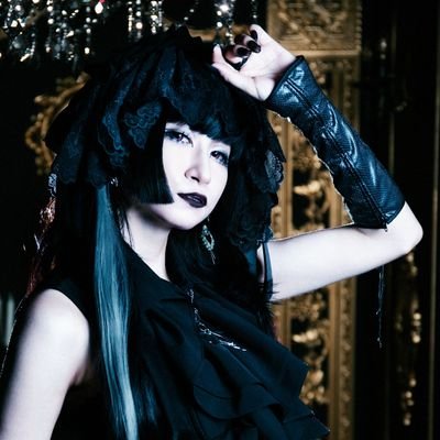 ゴシック/魔女/衣装/ハンドメイド作家 Chante(@Chante_dress) / たまに殺陣 / 使い魔はフクロモモンガ♀︎
♡→Disney/アニメ/特撮/舞台 etc
🦇フォローお気軽に
