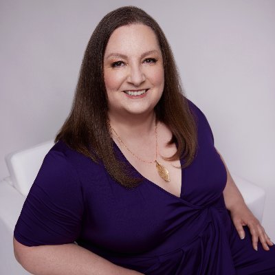 I help founders turn content into revenue.
Teaching you how to build a content ecosystem that prints money.