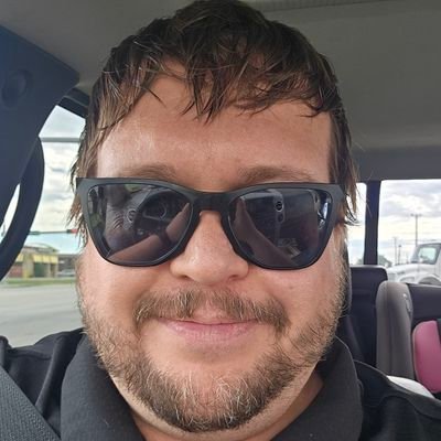 Weather nerd and fan of all things Huskers. Storm chasing page is @hastingssevere