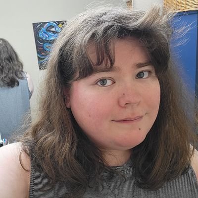 Luna 🌙 ♡ She/Her, Lesbian, sapphic af ♡ 28 ◇ I'm a metronome between a hot mess & a hot success ◇ Pasta would tame me ❤️🧡🤍🩷💜 🍅🌈 🖤🦅 🩵🐉❌️💙🕸🌟