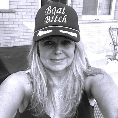 GenX Chick 🐣 ♐️ 😎 Not a sheep 🐑 Trump never hurt my feelings 😉 #MAGA 🇺🇸🦅❤️ I like my steaks 🥩 & burgers 🍔 RARE 😋 #NOTITSINBIO ✌️ I have a real job 💰