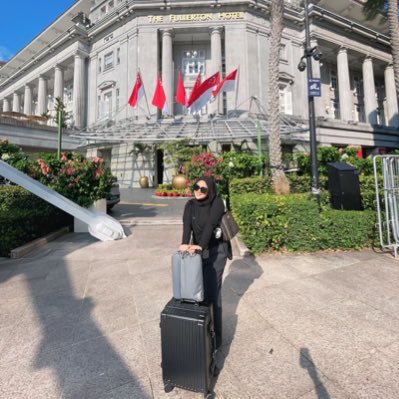 NoviErwinda's profile picture. Jauh dari ekspektasimu.