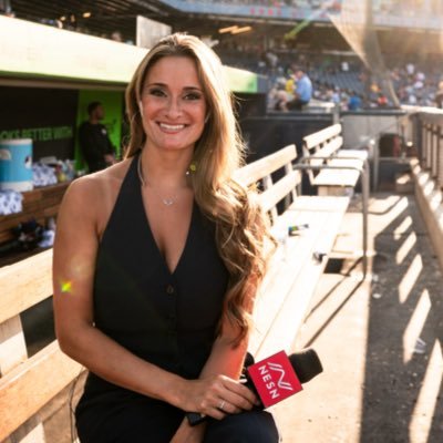 Reporter/Host @thepwhlofficial | Hockey East, WooSox on @NESN | Former @ABC6, @KQDS_FOX21 News and Sports