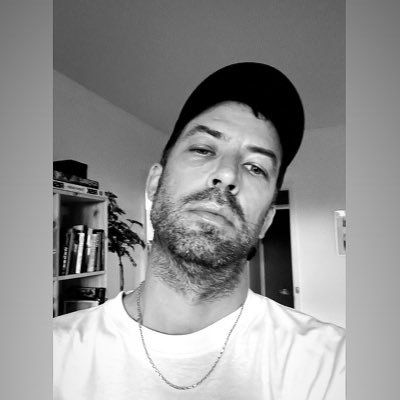 far left ♥️🌱🏴 no isms here, always radical never radicalized 🥹🫰 🏳️🌈-dad nature boi urban life