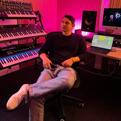 antoniovash's profile picture. Groove Lover, Philosopher, Entrepreneur. SAE Madrid