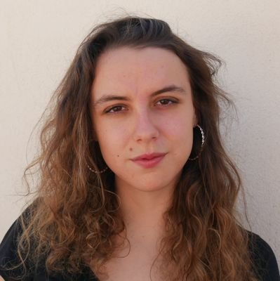 Journaliste (dotée d'un fort tropisme pour les sujets police / justice)