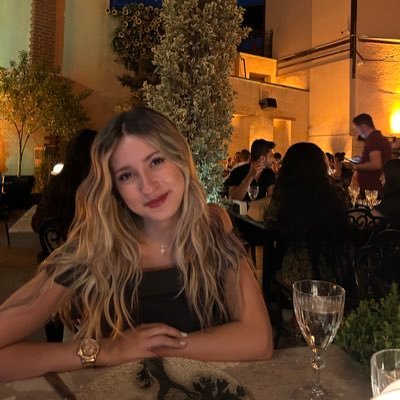 sulekesenn's profile picture. diş hekimi